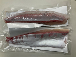 【年末鮮魚】④長崎県産養殖ブリ刺身用（皮引き・柵）
