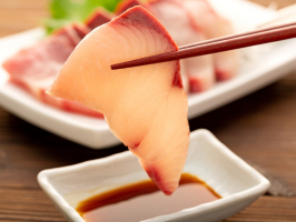 【年末鮮魚】④長崎県産養殖ブリ刺身用(皮引き・柵)